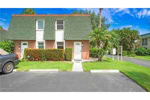 600 Valley Stream Dr I, Naples