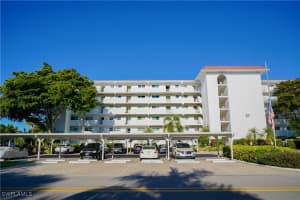 37 High Point Circle, Naples, FL 34103 - MLS#225080751