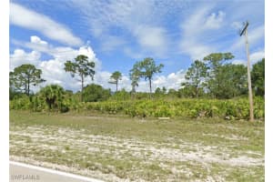 648 Columbus Blvd S, Lehigh Acres, FL 33974 - MLS#225080887