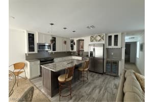 1950 Gulf Shore Blvd N 201, Naples