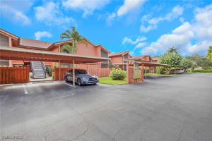 120 Cypress Way E B5, Naples