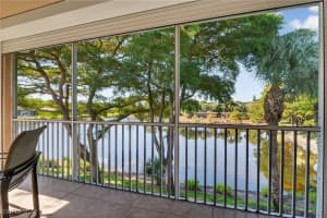 7092 Timberland Cir #201, Naples