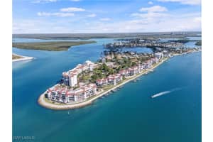 221 La Peninsula Boulevard, Naples, FL 34113 - MLS#225081116