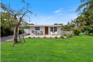 1280 Embassy Lane, Naples, FL 34104 - MLS#225081174