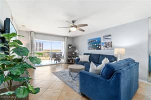 340 Horse Creek Dr 403, Naples