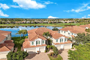 6009 Trophy Dr 802, Naples