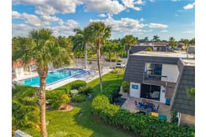 119 Lake Point Ln 5b, Naples