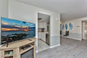 7360 Glenmoor Lane, Naples, FL 34104 - MLS#225081293