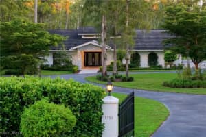 5750 Napa Woods Way, Naples