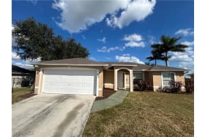813 10th Place, Cape Coral, FL 33991 - MLS#225081333