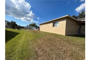 813 10th Place, Cape Coral, FL 33991 - MLS#225081333