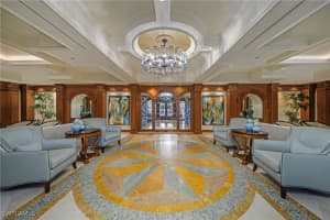 455 Cove Tower Drive, Naples, FL 34110 - MLS#225081340