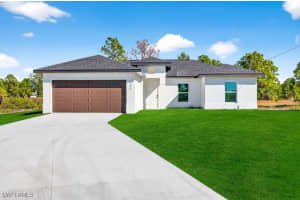 1047 Kirkwood St, Lehigh Acres