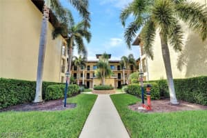 228 Fox Glen Dr 3203, Naples