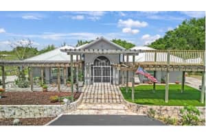 3935 70th Ave Ne, Naples