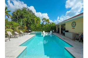 567 99th Avenue, Naples, FL 34108 - MLS#225081460