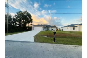 2512 20TH Street, Lehigh Acres, FL 33976 - MLS#225081491