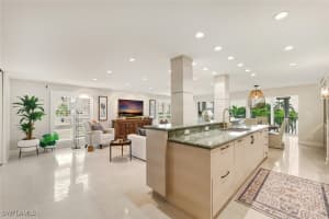 250 Park Shore Drive, Naples, FL 34103 - MLS#225081511