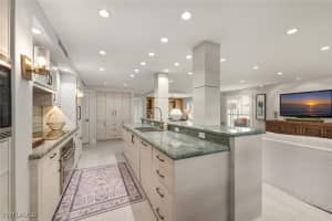 250 Park Shore Drive, Naples, FL 34103 - MLS#225081511