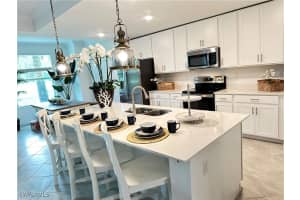 6070 National Blvd 215, Ave Maria