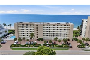 10475 Gulf Shore Dr 132, Naples