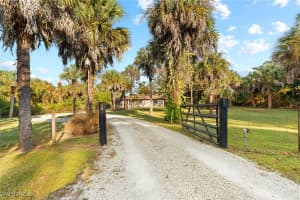 1030 13th Street, Naples, FL 34117 - MLS#225081569