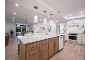 400 Park Shore Drive, Naples, FL 34103 - MLS#225081626