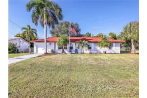 914 Ne 2nd Ave, Cape Coral