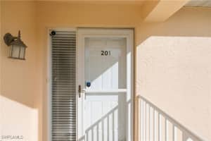 688 Wiggins Lake Drive, Naples, FL 34110 - MLS#225081665