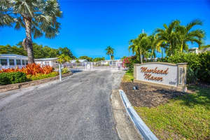 114 Moorhead Manor, Naples, FL 34112 - MLS#225081671