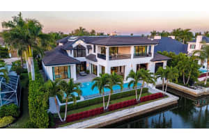 608 16th Ave S, Naples