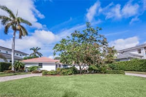 735 Parkview Lane, Naples, FL 34103 - MLS#225081805