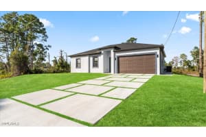 1125 Dutchess Street, Lehigh Acres, FL 33974 - MLS#225081825