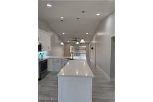 834 Gulf Pavilion Dr 204, Naples