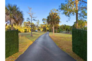 460 9th Street, Naples, FL 34117 - MLS#225081912