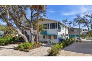 5474 Oak Ridge Avenue, Fort Myers Beach, FL 33931 - MLS#225081944