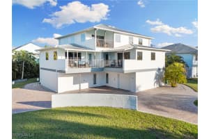 821 Palm Street, Marco Island, FL 34145 - MLS#225082012