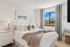 260 Southbay Drive, Naples, FL 34108 - MLS#225082030