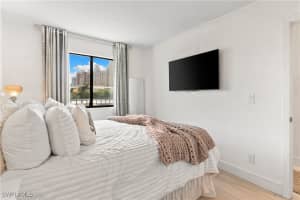 260 Southbay Drive, Naples, FL 34108 - MLS#225082030