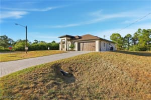 1105 Artic Street, Lehigh Acres, FL 33974 - MLS#225082046