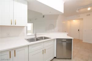 13010 Positano Cir 102, Naples