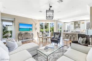 993 8th Street, Naples, FL 34102 - MLS#225082175