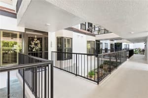 305 La Peninsula Boulevard, Naples, FL 34113 - MLS#225082223