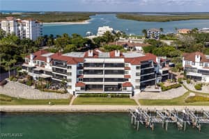 305 La Peninsula Boulevard, Naples, FL 34113 - MLS#225082223