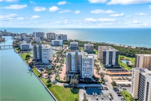 21 Bluebill Avenue, Naples, FL 34108 - MLS#225082272