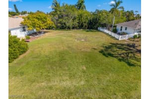 133 Cyrus St Marco Island, FL 34145 Sold 12/03/25