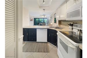 600 Neapolitan Way, Naples, FL 34103 - MLS#225082295