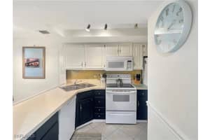 600 Neapolitan Way, Naples, FL 34103 - MLS#225082295