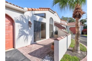 355 Bay Forest Drive, Naples, FL 34110 - MLS#225082368