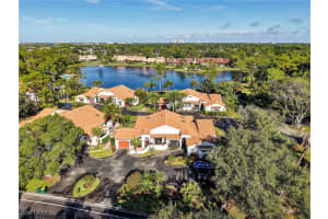 355 Bay Forest Drive, Naples, FL 34110 - MLS#225082368